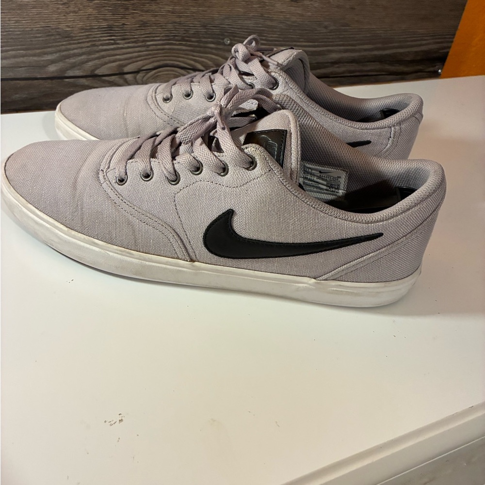 Nike Light Gray Sneakers with Black Logo